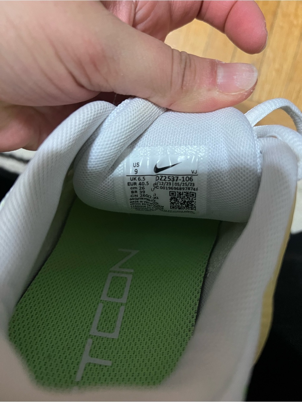 Nike shoe - Picture 7 of 7